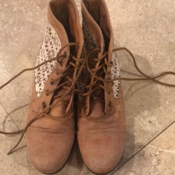 Booties 🥾 - Picture 5 of 5